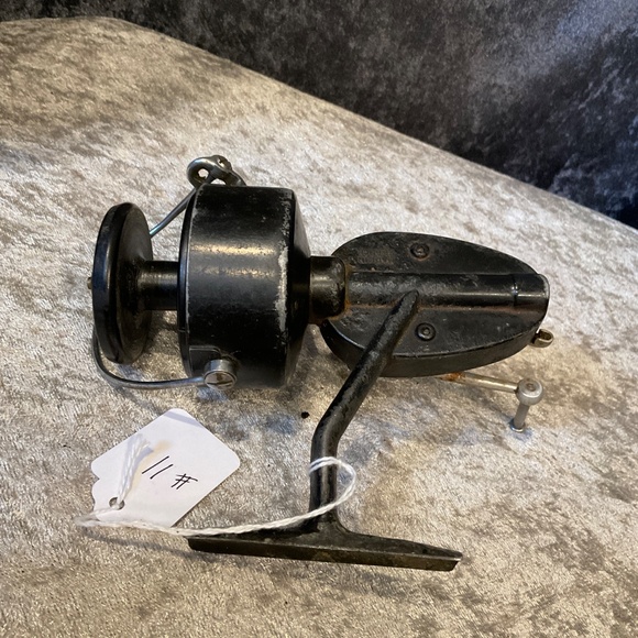 Vintage Garcia Mitchell 300 Fishing Reel, Made in France - Picture 2 of 3